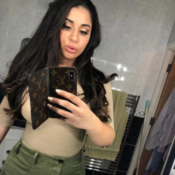 Alyssa Mia webcam
