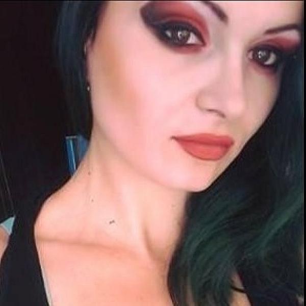 Queen Abaddon webcam