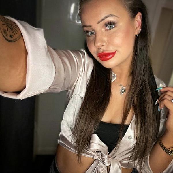 Luna Love98 webcam