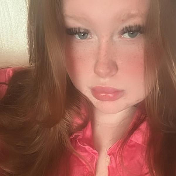 Lilah Lilac webcam
