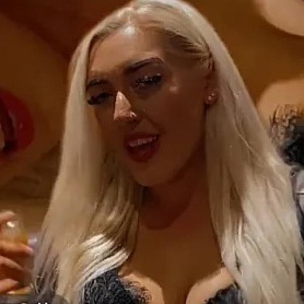 Blondie webcam