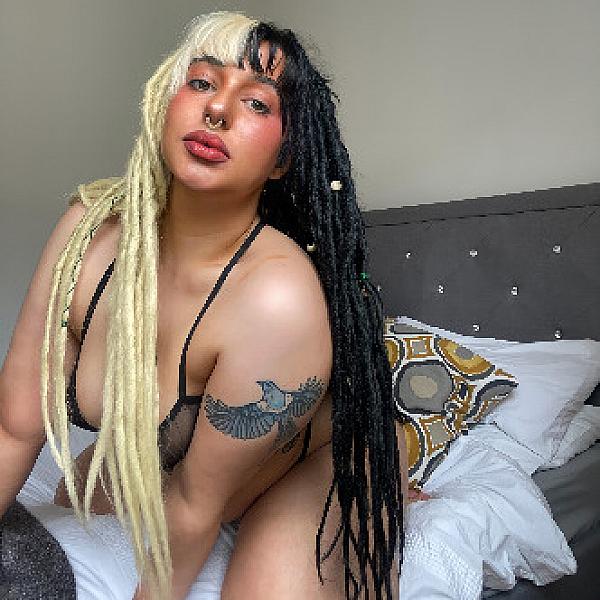 Lacy Dee webcam