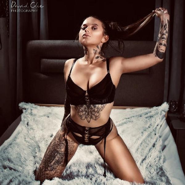 Hillary Rose webcam