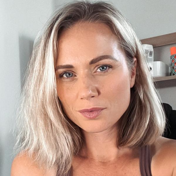 KateDivineUK webcam