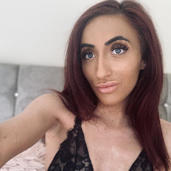 Mia Taylor webcam