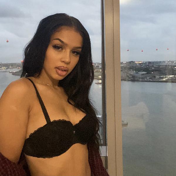 Bella Brix webcam