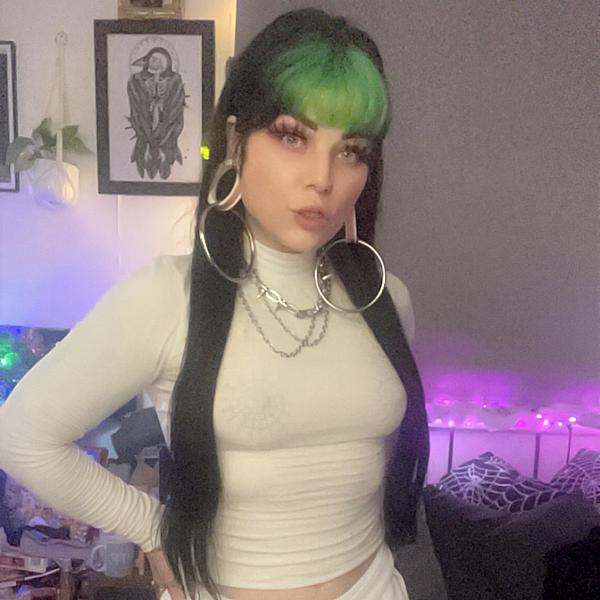 Feisty And Freaky webcam