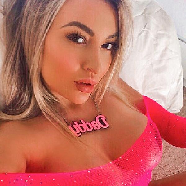 Miss Lucy Louxx webcam