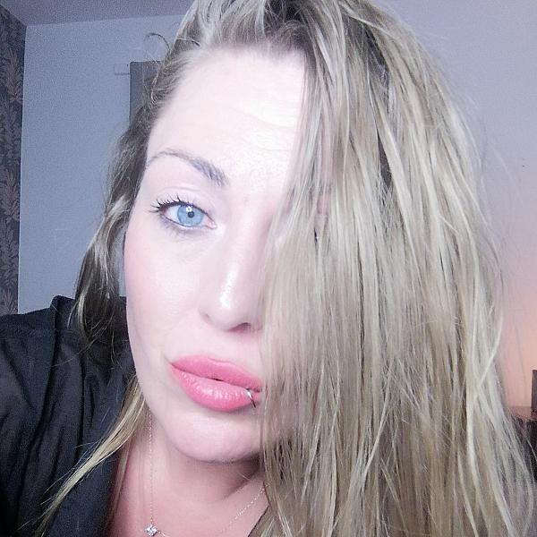 Sweet Pinkey Face webcam