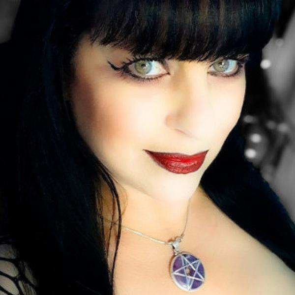 Chrystelle Belle webcam