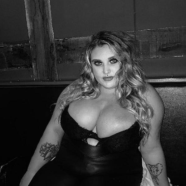 Kate Amber webcam
