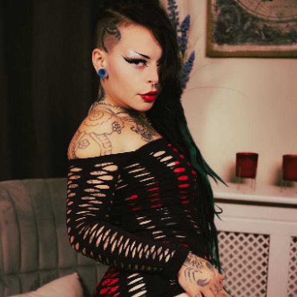 Lilith Luxxx webcam