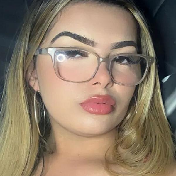 Azra Rose webcam