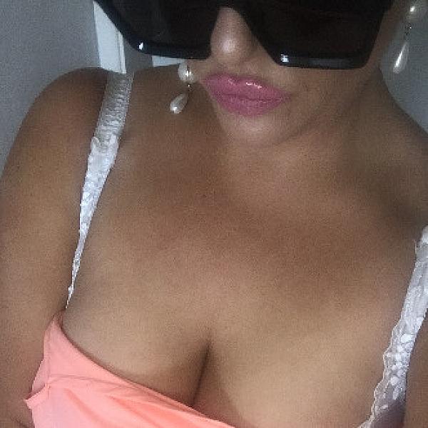 Nicole Nightingale webcam