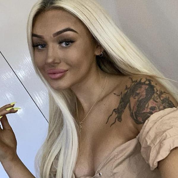 Lucyxx Lou webcam