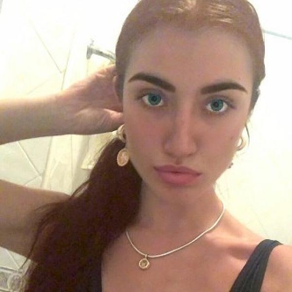 Anna Tia Rose webcam