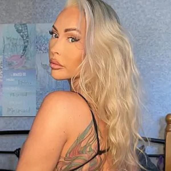 Living Doll Leigh webcam