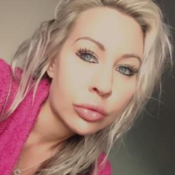 Grace Layla Adams webcam