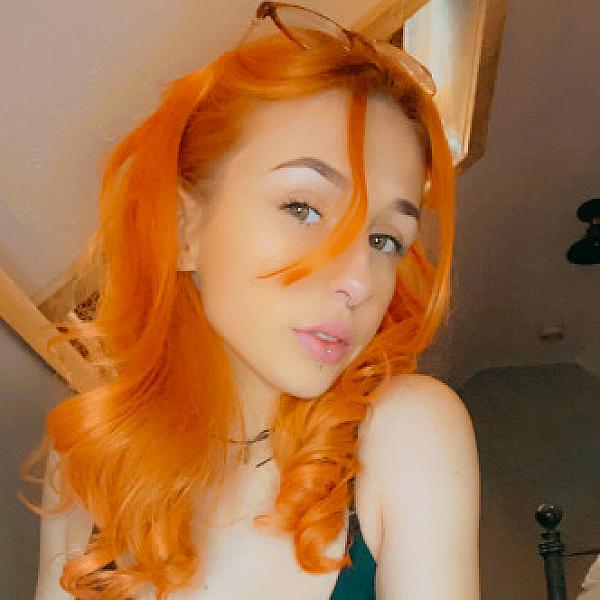 Lola Grey webcam