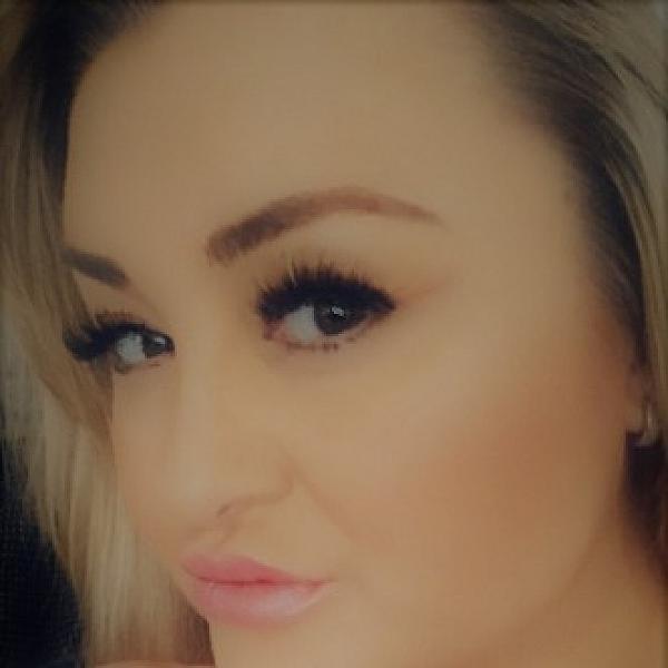 Miss Katie Kay webcam