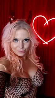 Emma Nord's It's hot here in hell...