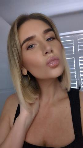 Sasha Grace's Let me blow you kisses 😘