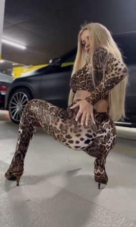 Pamela Blondis's hellou