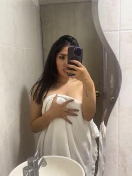 GiselleCook's accompany me to my bathroom!!