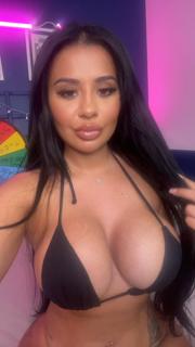 Valentina Maria's Im Back ❤️‍🔥 Cum find me