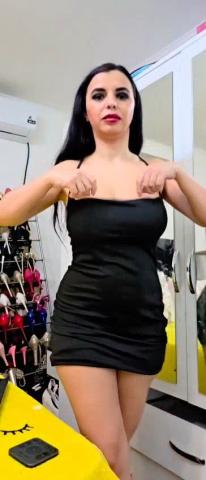 Julia Hayes's black k dress
